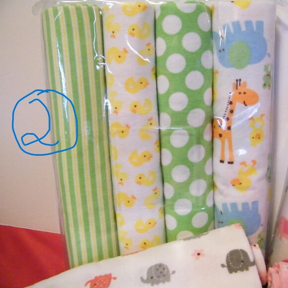 Couvertures emmaillotement ou intimité d'allaitement, ens. de 4, Fille ou Garçon - Picture 3 of 11